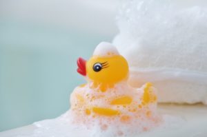 【雑学】赤ちゃん期の入浴時間と気を付けたいポイント